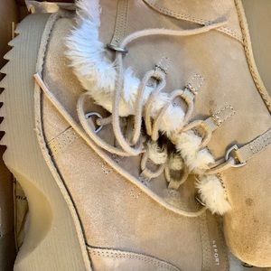 Report ankle women boots size 7 1/2